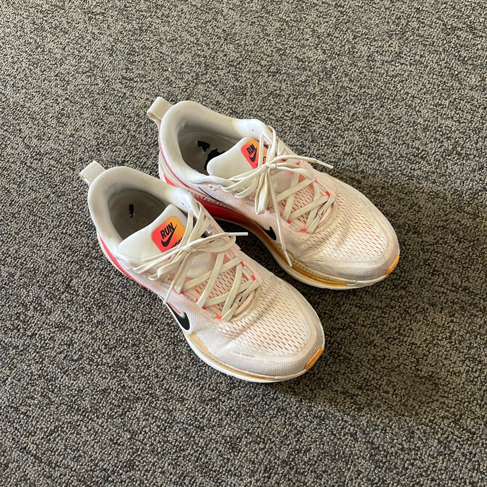 Nike Women’s Vomero 18 running shoes